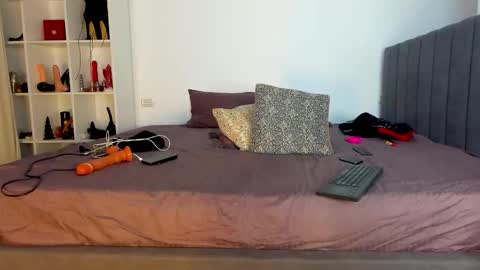 AstrideVonTeese online show from September 17, 4:49 pm