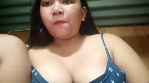 _milkytitsmomxx_ online show from April 14, 4:40 pm