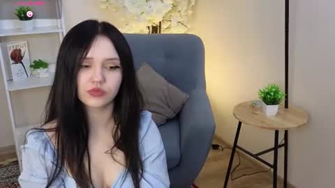_millii_ online show from June 30, 12:04 pm