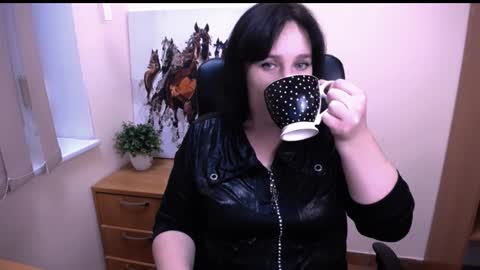Snapshot of _miranda_sun chatting on October 6, 7:14 am Miranda online show from October 6, 7:14 am