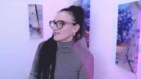 Snapshot of _miss_vivi_ chatting on October 24, 11:50 am Vivi online show from October 24, 11:50 am