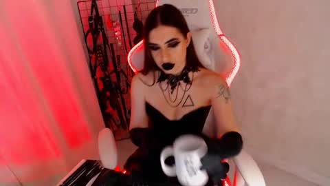 Eva online show from November 16, 2:39 pm