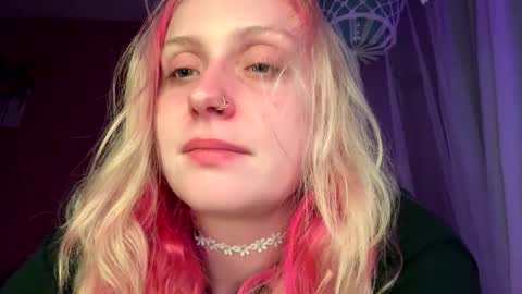 _peaceoutgirlscout_ online show from September 19, 2:54 am