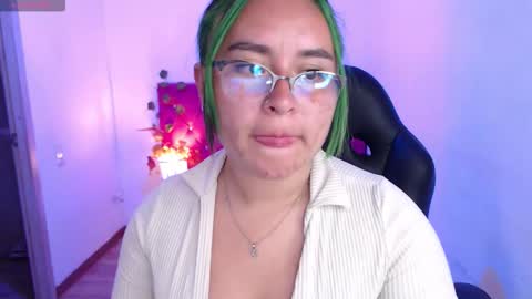 Snapshot of _sashagreey chatting on October 3, 4:56 pm Sasha Greey online show from October 3, 4:56 pm