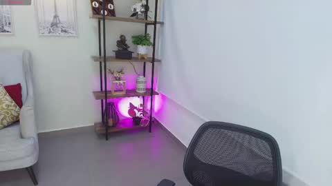 Sassy Girl online show from April 14, 6:52 pm