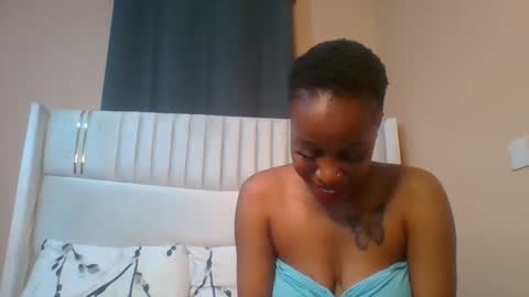 _sassydiva_ online show from November 20, 11:55 am