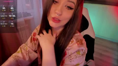 _sserendipityy_ online show from April 16, 4:28 pm