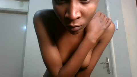 _sweetebony_r online show from July 4, 7:37 am
