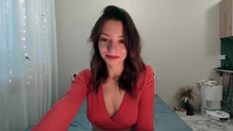 Mia online show from November 28, 2:09 pm