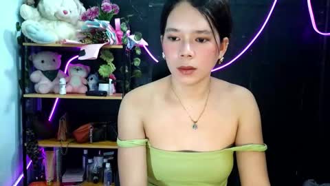 _urpetitegirl online show from May 14, 1:44 am