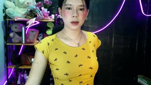 _urpetitegirl online show from May 10, 10:17 am