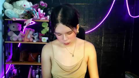 _urpetitegirl online show from May 12, 1:36 am