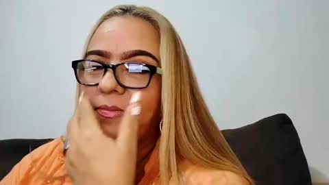 Valerie online show from November 3, 9:19 pm