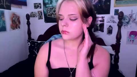 Snapshot of _xxalexx chatting on October 7, 2:49 am xxalexx online show from October 7, 2:49 am