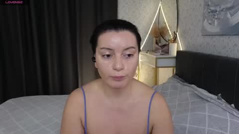 Jasmine online show from November 14, 8:25 am