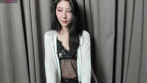 Snapshot of _yuriko chatting on February 4, 1:23 am Mia online show from February 4, 1:23 am