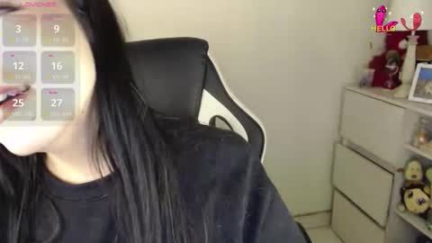 _zathara_ online show from December 15, 5:56 am