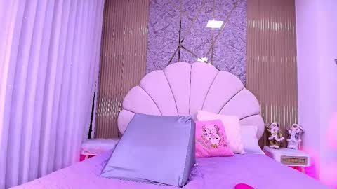 Aisha online show from January 10, 11:59 am