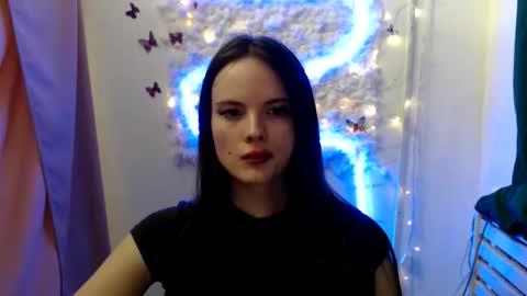 a_ariella_ online show from October 2, 4:12 pm