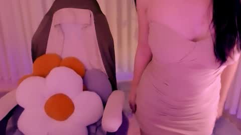 a_yinn online show from October 27, 3:40 pm