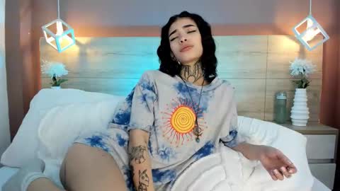 Luni  online show from March 5, 2:57 pm