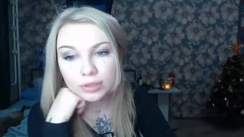 Snapshot of aalicebubble chatting on January 6, 6:31 pm Alice online show from January 6, 6:31 pm