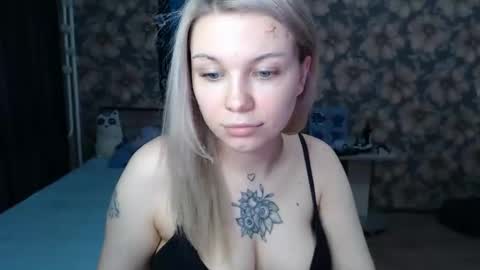 Snapshot of aalicebubble chatting on February 27, 9:14 pm Alice online show from February 27, 9:14 pm