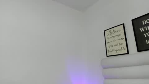abbey_walker online show from June 2, 11:33 am