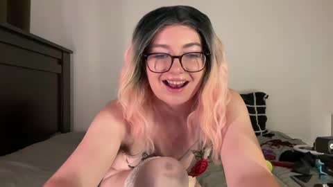 Abbi Willow online show from August 7, 3:30 pm