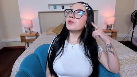 abby_braley online show from November 30, 3:38 pm