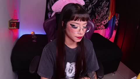 Snapshot of abbylizzyxx chatting on January 29, 11:46 pm Abby Lizzy online show from January 29, 11:46 pm