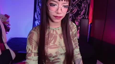 Snapshot of abbylizzyxx chatting on February 7, 7:17 pm Abby Lizzy online show from February 7, 7:17 pm