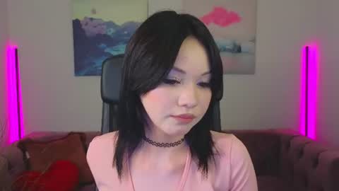 Lily online show from June 12, 8:11 am