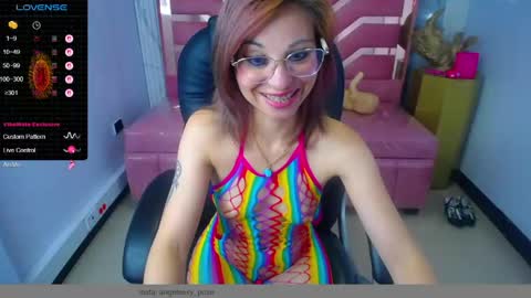 abril_ch_ online show from June 2, 6:31 pm