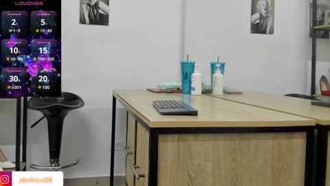 Abril  online show from December 29, 4:27 am