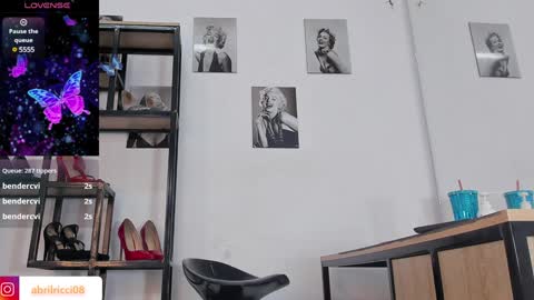 Abril  online show from December 29, 2:31 pm