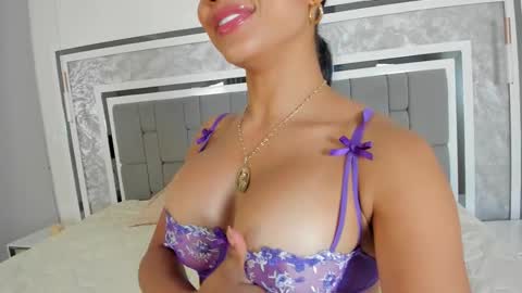 Abril Victoria online show from September 27, 2:19 am