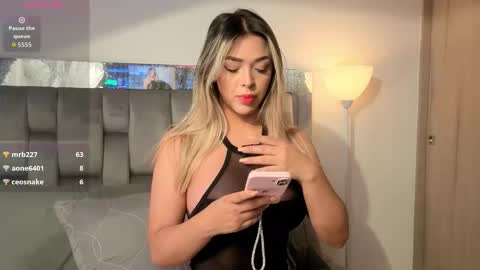 A D D I S O N  online show from October 19, 9:50 pm