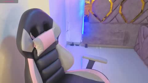 addy__02 online show from December 5, 2:55 am