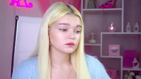 Adele  2200 -700  1000  UTCGMT 100 online show from April 20, 1:52 am