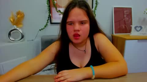 adelecruzz online show from February 22, 2:16 pm