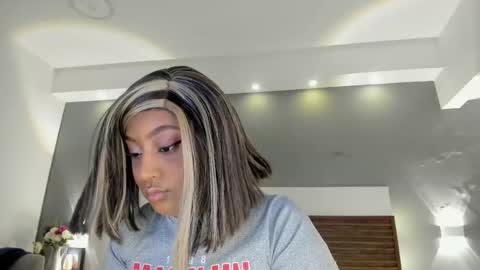 Adele  online show from December 3, 12:40 pm