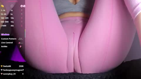 adelinaconte1 online show from December 2, 1:18 am