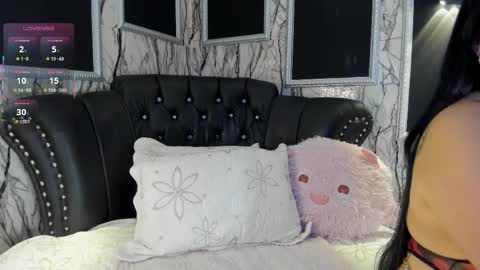 adelinemoretti online show from January 5, 7:28 pm