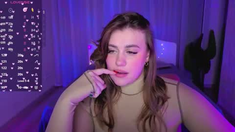 Snapshot of adelynnn chatting on October 22, 5:18 pm Ada online show from October 22, 5:18 pm