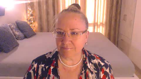 Cryna online show from May 20, 2:47 pm