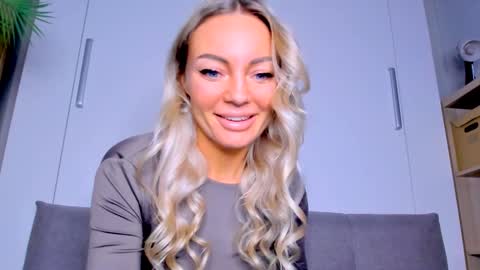 Snapshot of adriana_coy_ chatting on March 10, 5:50 pm Adriana online show from March 10, 5:50 pm