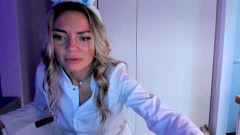 Snapshot of adriana_coy_ chatting on December 26, 2:01 am Adriana online show from December 26, 2:01 am