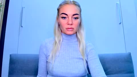 Snapshot of adriana_coy_ chatting on October 5, 11:04 am Adriana online show from October 5, 11:04 am