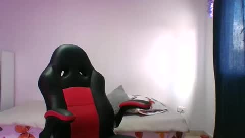 Snapshot of adrianagogo18 chatting on October 18, 2:31 pm adrianagogo18 online show from October 18, 2:31 pm